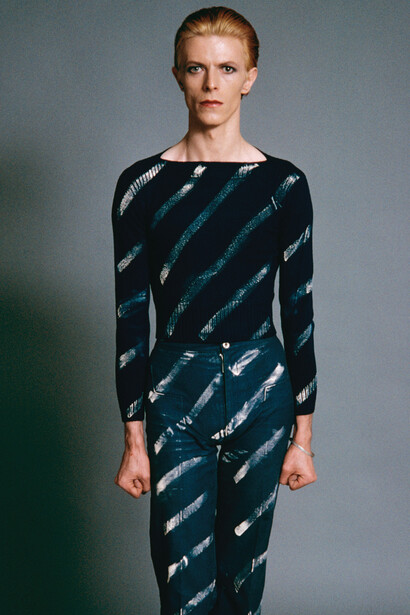 Los Angeles, 1974. David borrowed a shirt from my assistant and painted the diagonal white stripes  on the outfit himself, in the dressing room. The outfit only reappeared again, one time, in the Lazarus  video. Made just before he died