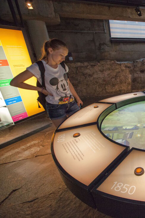 Crossroads Montréal. Courtesy of Pointe-à-Callière
