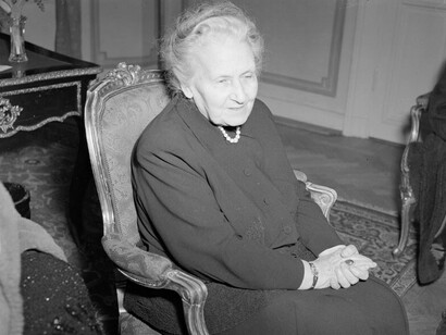 Ricevimento stampa per la dottoressa Maria Montessori al Grand Hotel nel 1950, Stoccolma, Svezia