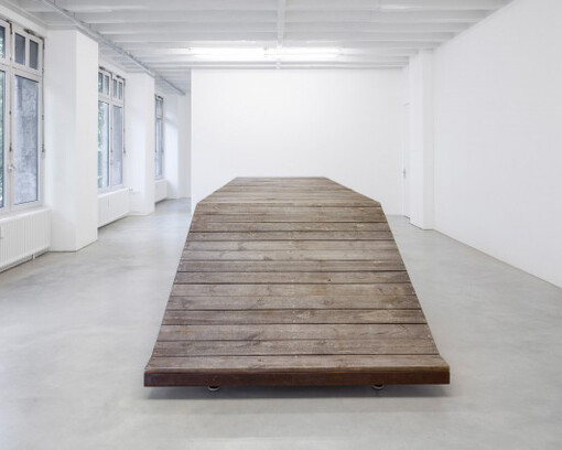 Mirosław Bałka, 690 x 190 x 102, 2006, steel, wood, felt, 690 x 190 x 102 cm. Courtesy of Galerie Nordenhake