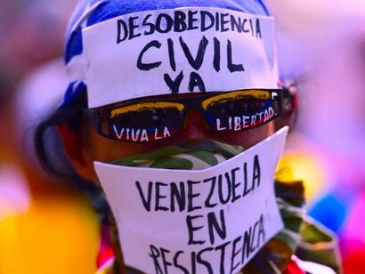 La calle en llamas