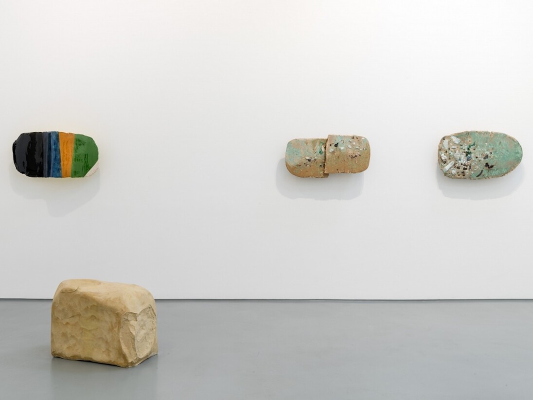 Liz Larner, Exhibition view. Courtesy of Galerie Max Hetzler