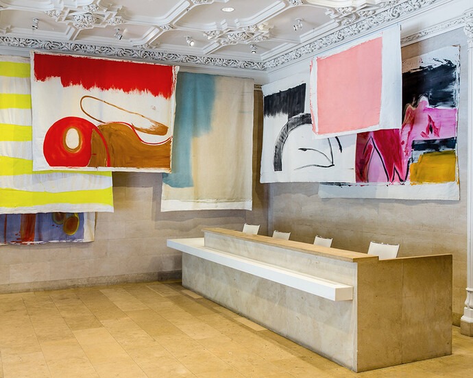 Using Walls, Floors, and Ceilings: Vivian Suter, Exhibition view. Courtesy of The Jewish Museum 