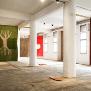 Fredj Moussa, Racontez-moi la mosquée de vos rêves, vue d’exposition. Avec l’aimable autorisation de la Galerie Selebe Yoon