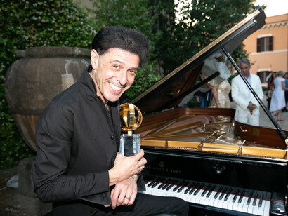 Enzo Bosso con il Globo d'Oro