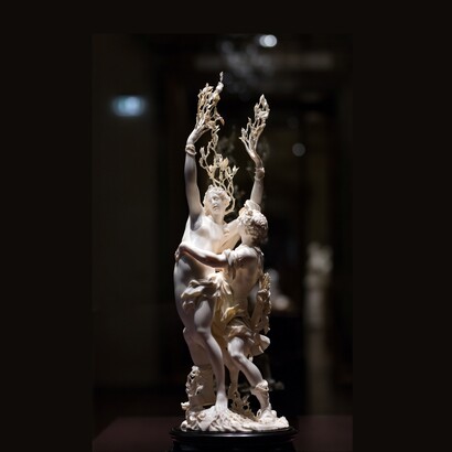 Jakob Auer: Apollo and Daphne (before 1688, ivory) at Kunsthistorisches Museum in Vienna, Austria