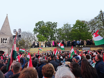 Supporters fill the streets of Budapest after Hungary’s election results confirmed a major victory for Tisza Party, marking a significant political shift in the country