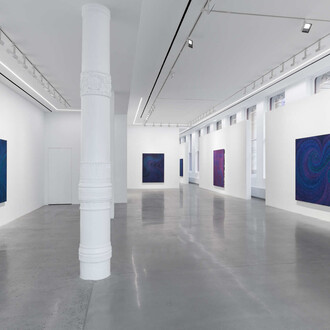 Gwen O’Neil, A glimmer in the shade, exhibition view. Courtesy of Almine Rech