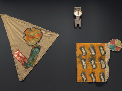 Claude Viallat, vue de l'exposition. Avec l'aimable autorisation de Templon