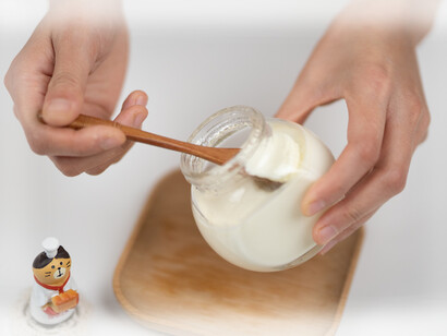 Stirring up the yogurt will displace the particles