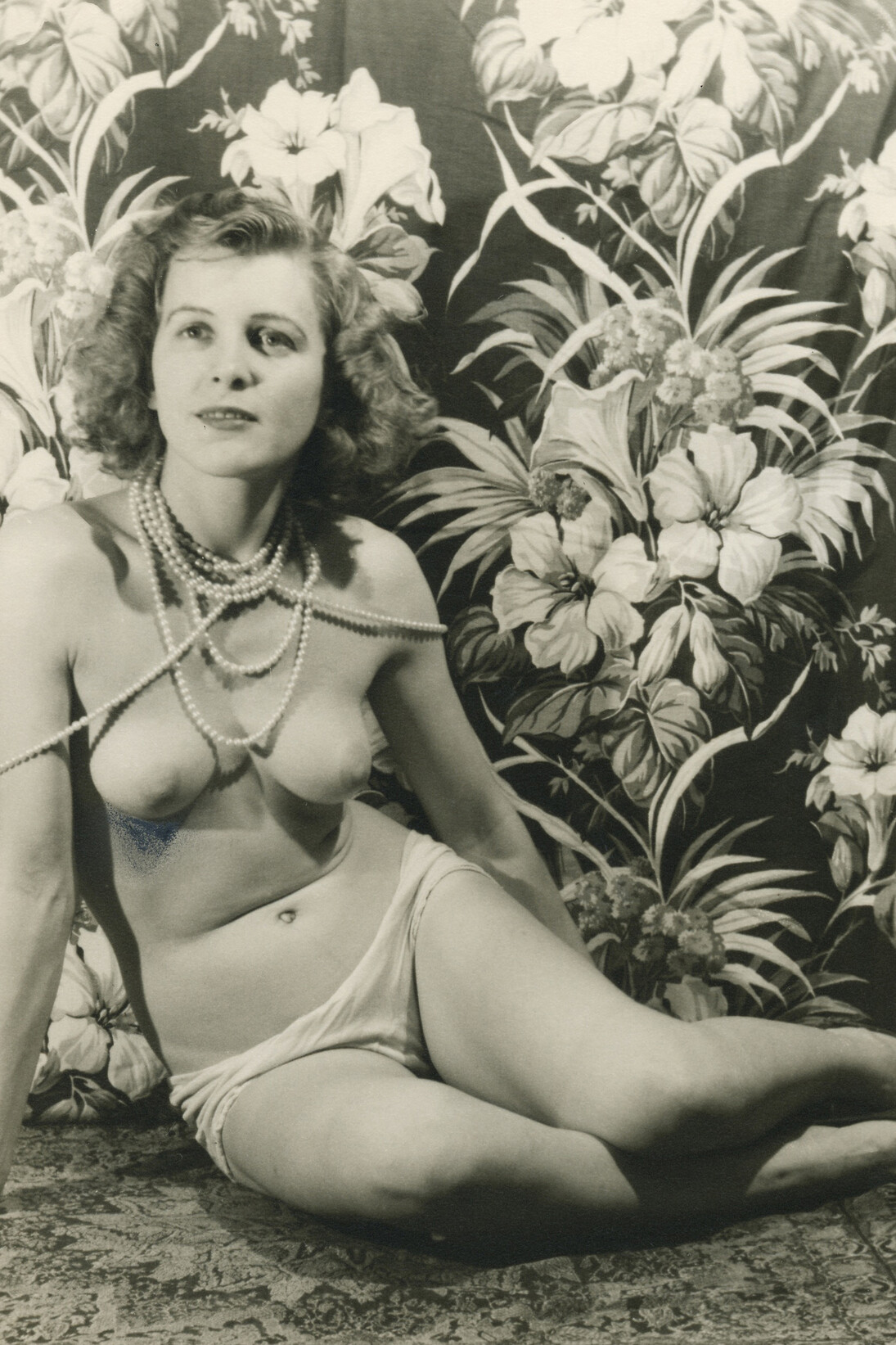 untitled / ohne Titel, undated/ undatiert (1940s 50s / 1940er-50er) Gelatin Silver Print 25.4 x 17.8 cm
