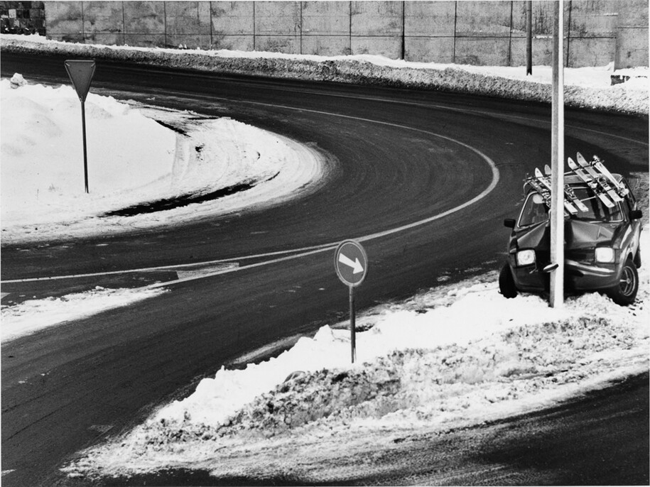 Arnold Odermatt, Stansstad, 1985, Épreuve gélatino-argentique / Gelatin silver print, 30 x 40 cm / 11 3/4 x 15 3/4 in. Édition de 8 + 3 E.A. / Edition of 8 + 3 A.P. Courtesy Galerie GP & N Vallois, Paris