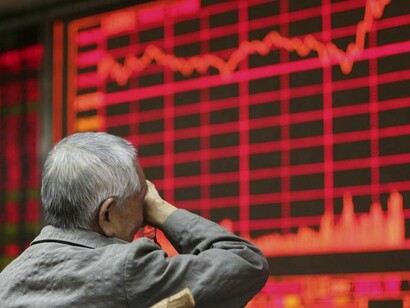 Preocupado por la evolución del mercado en la bolsa de Shanghai
