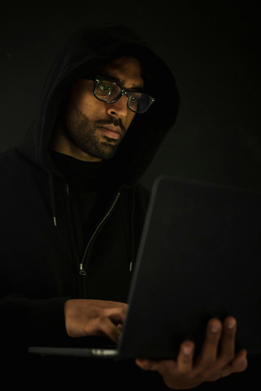 Homem inícia uma discussão em fórum de perguntas e respostas na internet