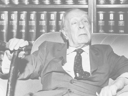 Jorge Luis Borges, considerado una figura clave tanto para la literatura en habla hispana como para la literatura universal