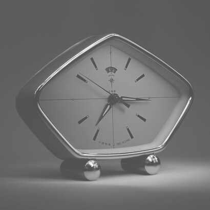 La sveglia suona con inesorabile precisione tutti i giorni