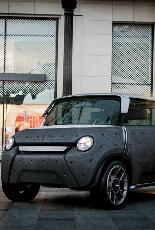 Me.We: Forward-Thinking Car - Designed by Massaud & Toyota ED2 Photograph Small Dots