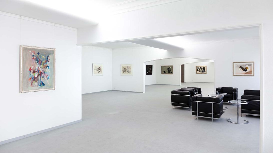 Fritz Winter, Paths to the documenta (1949-1955), exhibition view. Courtesy of Galerie Henze and Ketterer