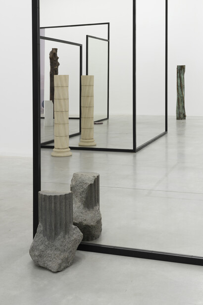 Alicja Kwade, Dusty die, exhibition view. Courtesy of M-Museum Leuven