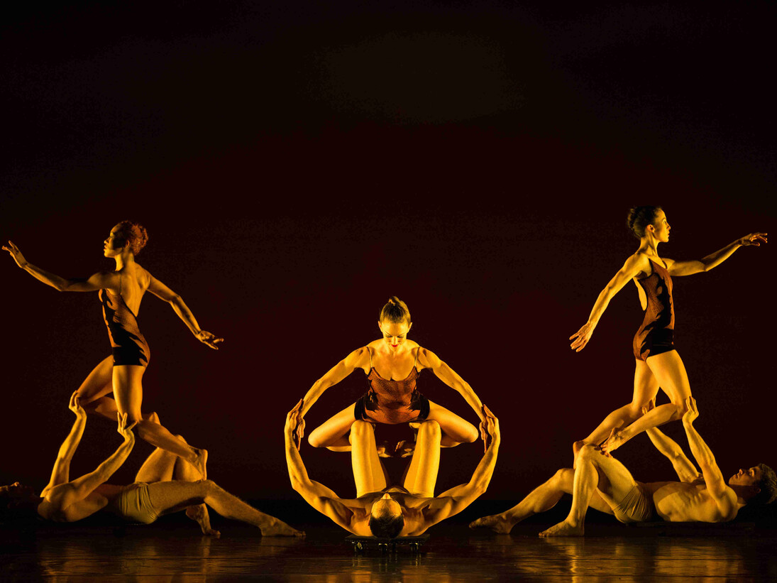MOMIX, Caravan. Foto di Charles Azzopardi