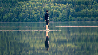 El agua viaja desde el horizonte hasta nuestros pies, en caminos secretos y silenciosos
