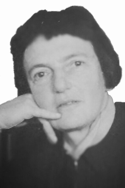 Martha Chase (sur la photo), avec Alfred Hershey (non sur la photo), a réalisé une expérience emblématique en 1952 en utilisant des marqueurs radioactifs pour confirmer que l'ADN est le matériel génétique, révélant ainsi son rôle central dans la transmission génétique