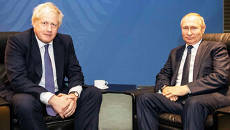 Boris Johnson, ex primer ministro del Reino Unido y Vladimir Putin, presidente de la Federación Rusa