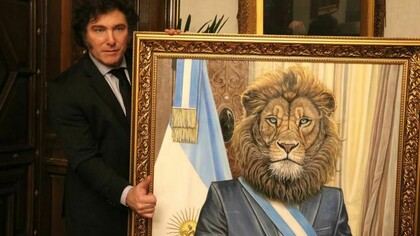 El llamado “León de la libertad” parece más una parodia distópica que un reconocimiento legítimo, un título que genera más preguntas que respeto