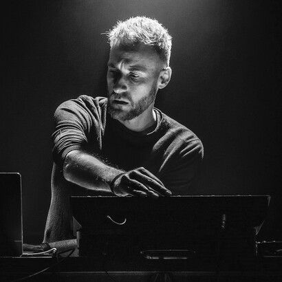 Prima della carriera solista, Noklan ha collaborato con diverse formazioni musicali, tra cui Fragile, Vena e Static Wave Form, spaziando dall'alternative rock al noise fino all'elettronica. Foto di @21aka12