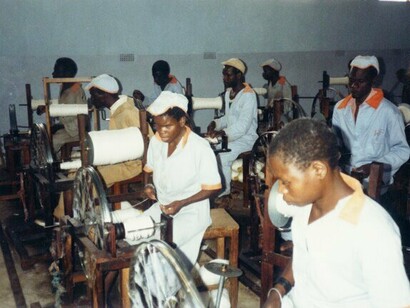 The spinning wheels hummed with resilience as adult learners in Malawi reclaimed their agency through craft © Photo by César Chelala 