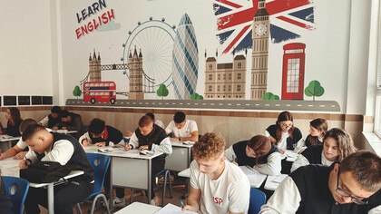 Apprendre l’anglais, c’est s’ouvrir au monde. Let’s go English! [Allez l'anglais !]