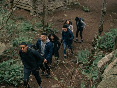 It is convenient to work together to explore and hike together