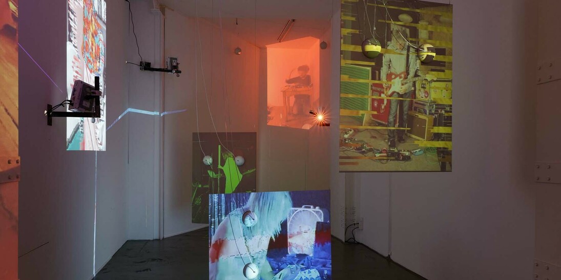 Tony Oursler, Exhibition view. Courtesy of Galerie Mitterrand