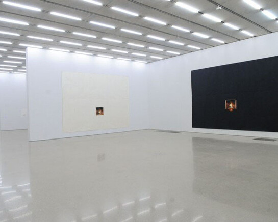 Installation view: Toba Khedoori, Pérez Art Museum Miami, 2017. Photo by WorldRedEye.com