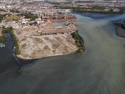 Marina da Glória que mesmo depois de gastos 14 milhões de reais em obras, continua recebendo esgoto