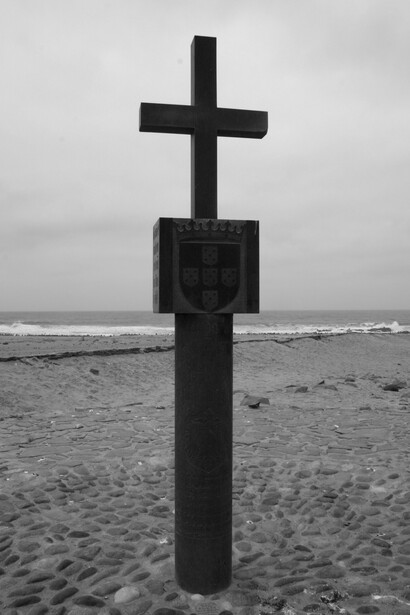 Réplica de um padrão português na costa de Namibia, antigo Cabo da Cruz