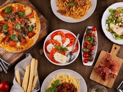 La dieta vegana è spesso scelta per motivi etici, ambientali o di salute, promuovendo il rispetto per gli animali e l'adozione di uno stile di vita sostenibile