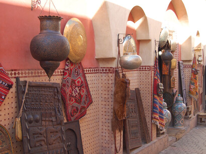 Venditori di lampade nel suq di Marrakech