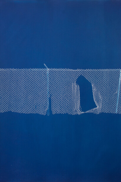 Michel de Broin, Anthropométrie, 2013, Série de 6 épreuves, cyanotype sur papier Stonehenge, 76 x 102 cm , Courtesy Michel De Broin et Galerie Eva Meyer