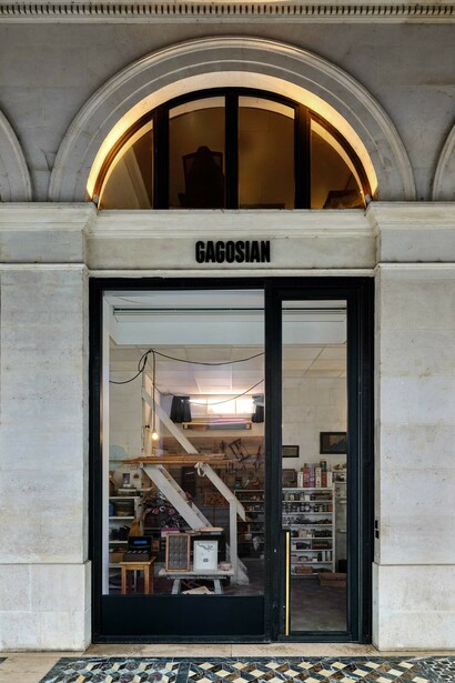 The house on Utopia Parkway, exhibition view. Courtesy of Gagosian 