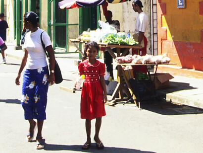Passanti per le strade di Victoria, Seychelles