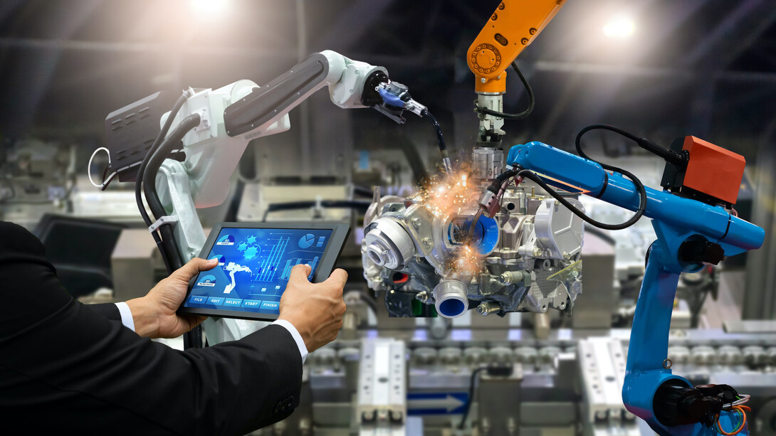 Se ha acelerado la revolución científico-tecnológica, llegando hasta el nacimiento de la cuarta revolución industrial