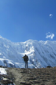 On the way to Tilicho