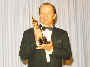 Jack Nicholson, actor y director de cine estadounidense (retirado), ​ recibe el Premio Oscar como Mejor Actor en 2003