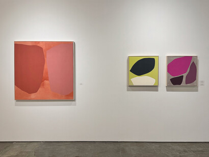 Mia Farrington, Procession, exhbition view. Courtesy of Winston Wächter Fine Art