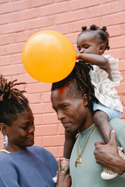 Compreender as motivações e desafios da nova geração é crucial para construir uma sociedade que valorize a liberdade e autenticidade em relação à escolha de ter filhos