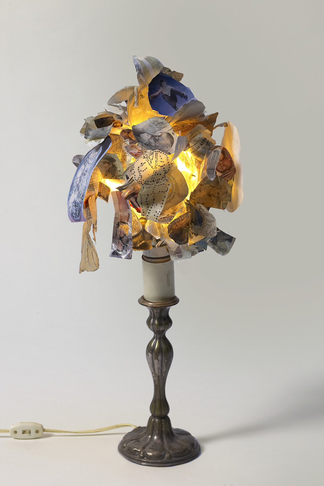 Kesang Lamdark, Untitled, 2013, Aluminium, light, paper