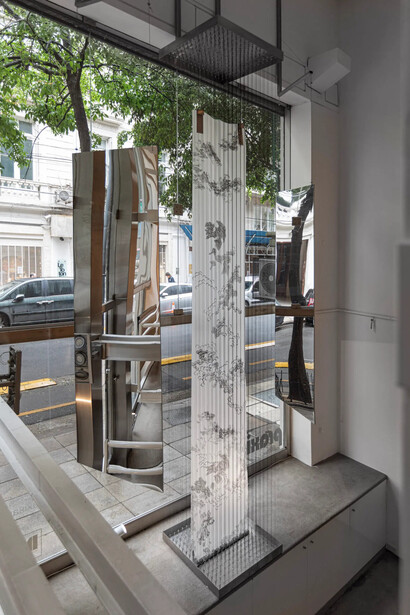 Michelle Dabul, Fandake, vista de exhibición. Cortesía de la Galería Praxis 