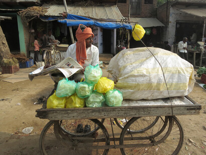 Market stall on way to River Chambal (c) Gehan de Silva Wijeyeratne