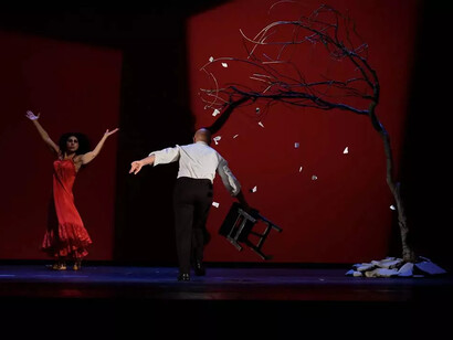 Amore, vista dell'opera. Per gentile concessione del Teatro Donizetti
